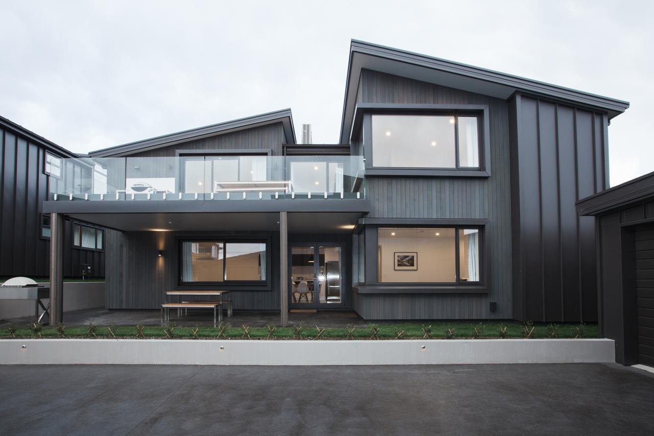 Dungarvon Street Apartments Wanaka Exterior photo